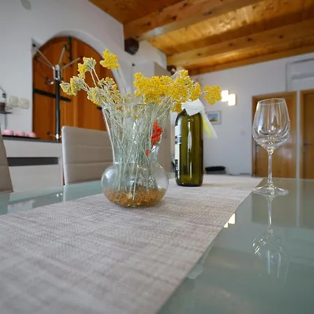 Angelina - Stone House * Kali