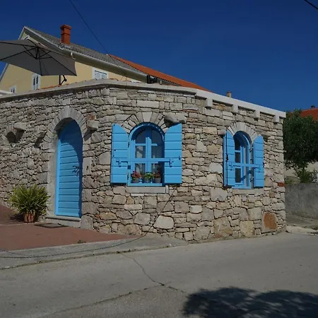 Angelina - Stone House דירה