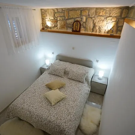 Angelina - Stone House