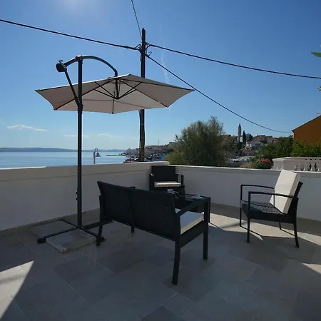 アパート Angelina - Stone House カリ