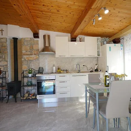 Angelina - Stone House * カリ