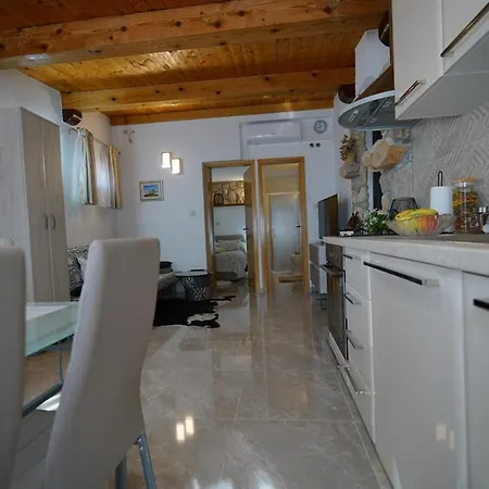 Angelina - Stone House * カリ