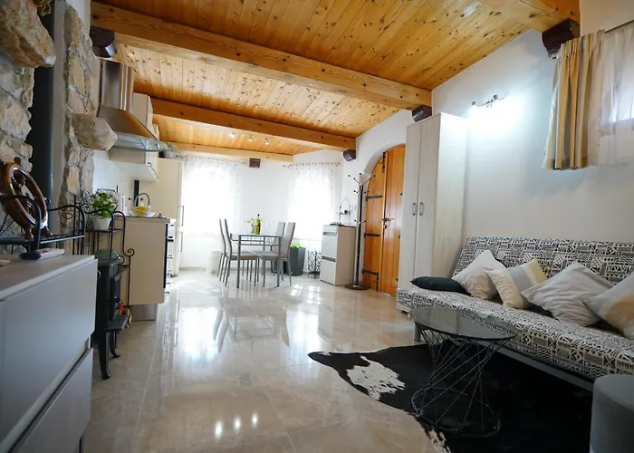 Angelina - Stone House *