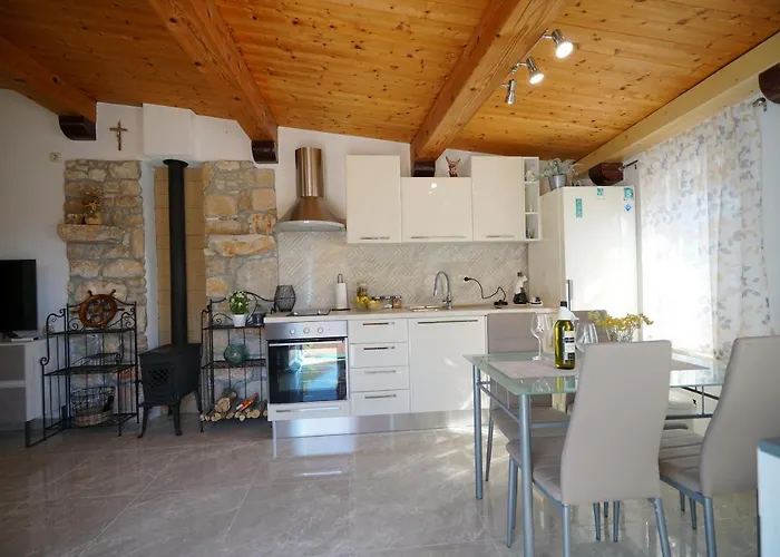 Angelina - Stone House * 卡利