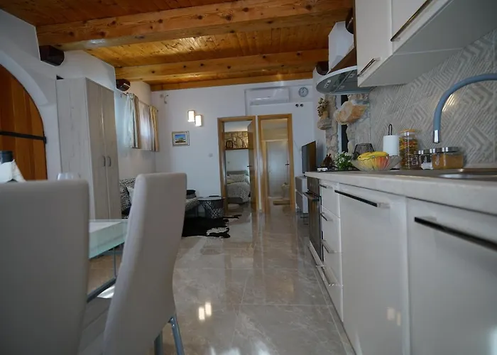 Angelina - Stone House * 卡利